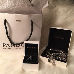 ♥️SOLD♥️etired Wanderlust Charm